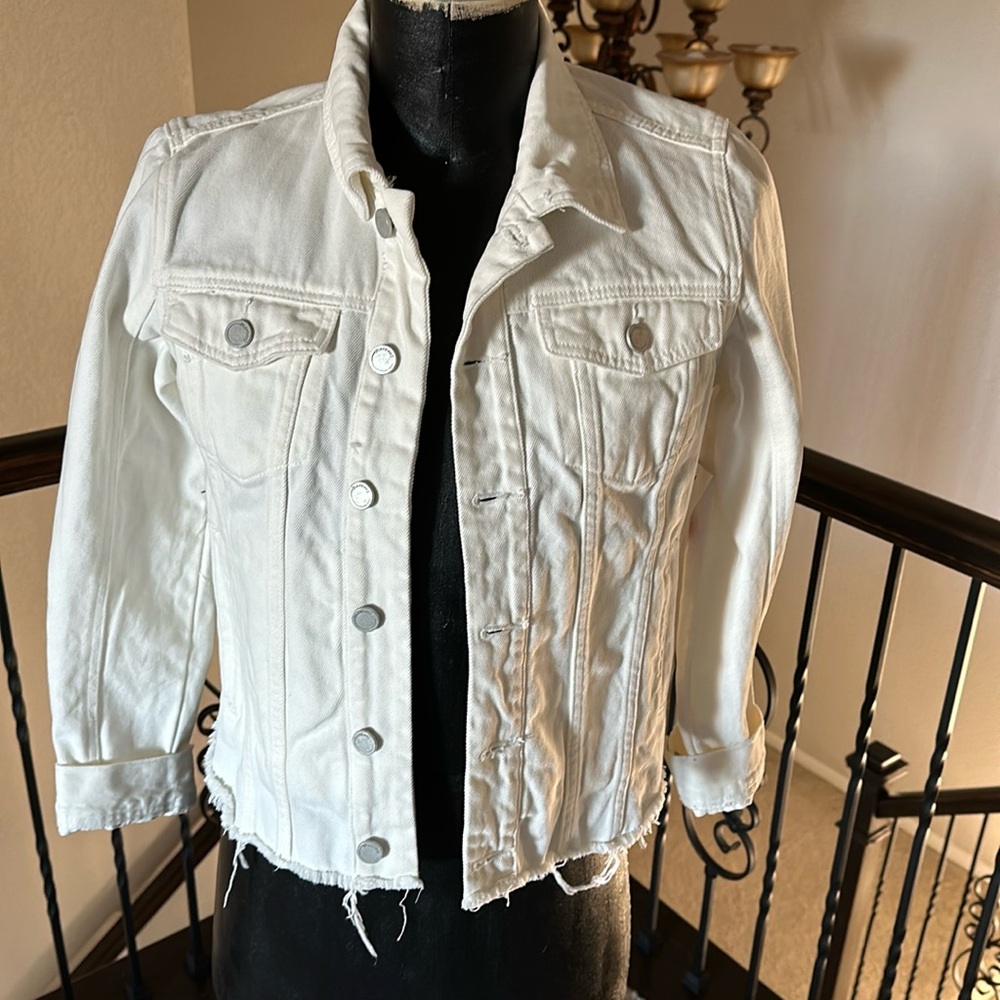 NWT BLANK NYC Distressed White Jean Jacket Size M